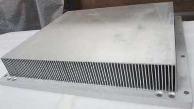 Maßgeschneiderter Aluminiumprofil-Schälrippen-Kühlkörper-Wärmetauscher